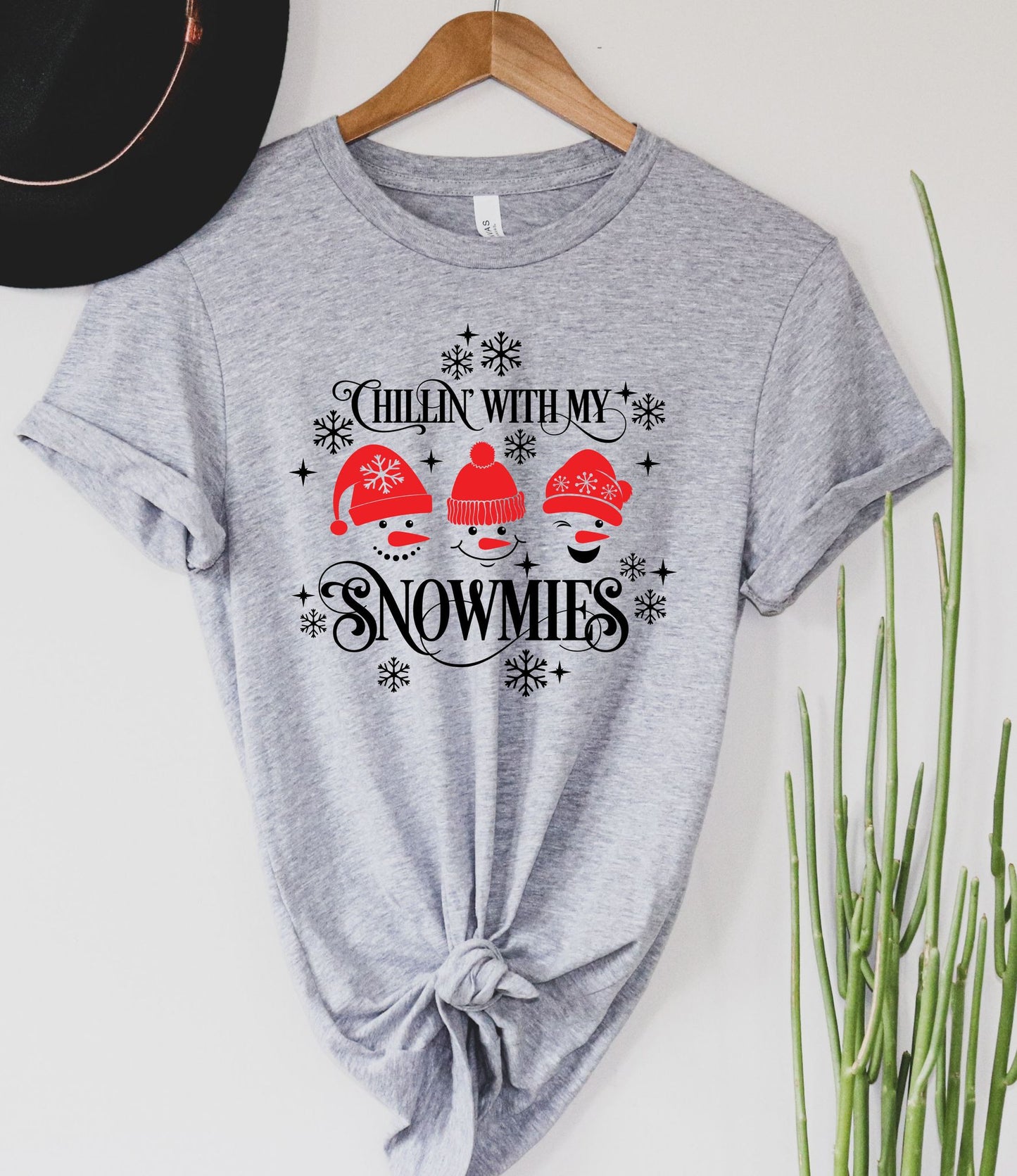 Chillin' with my snowmies Graphic Tee