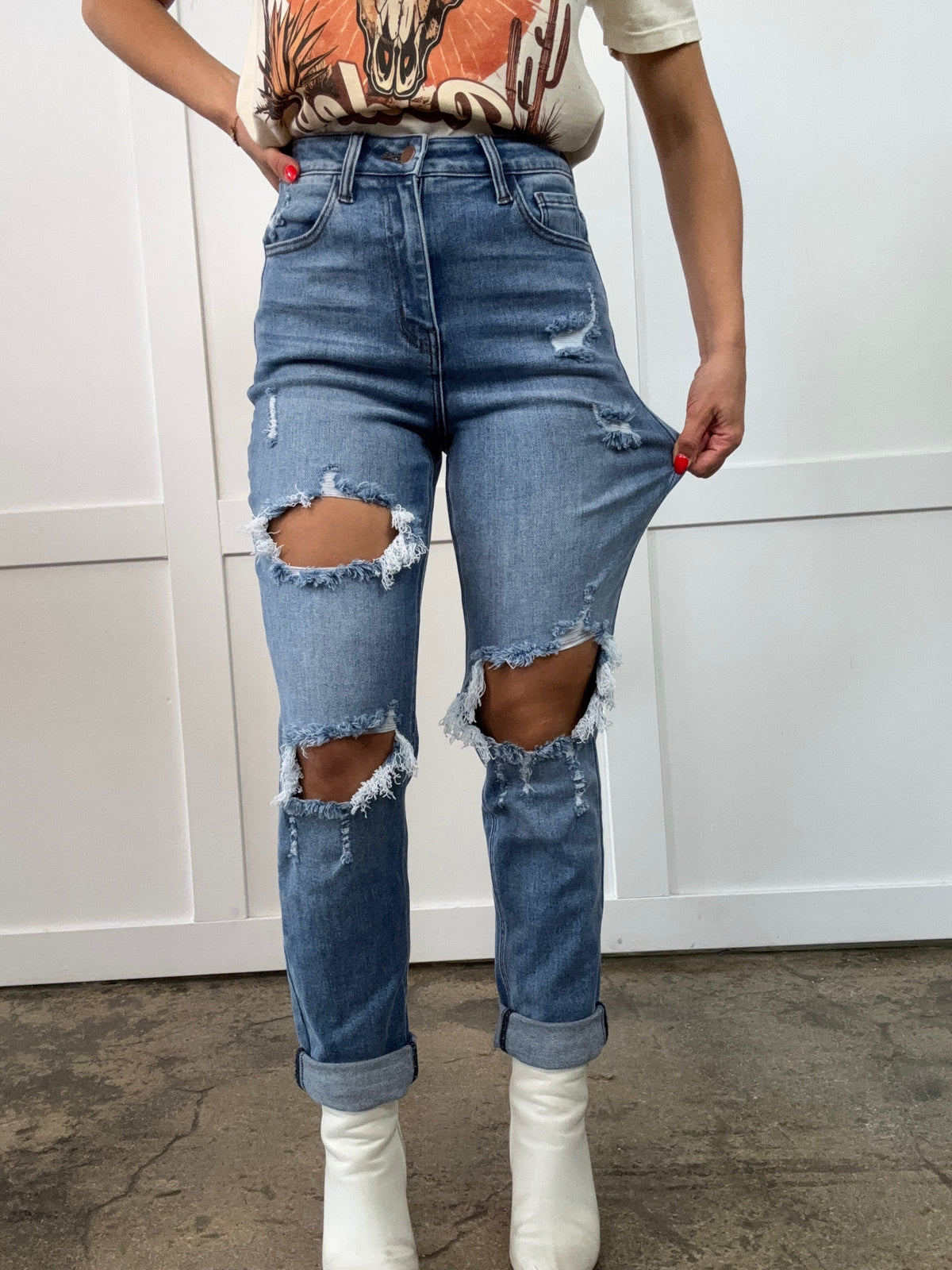 Lindsey Distressed Boyfriend Stretchy Jeans - Medium Wash