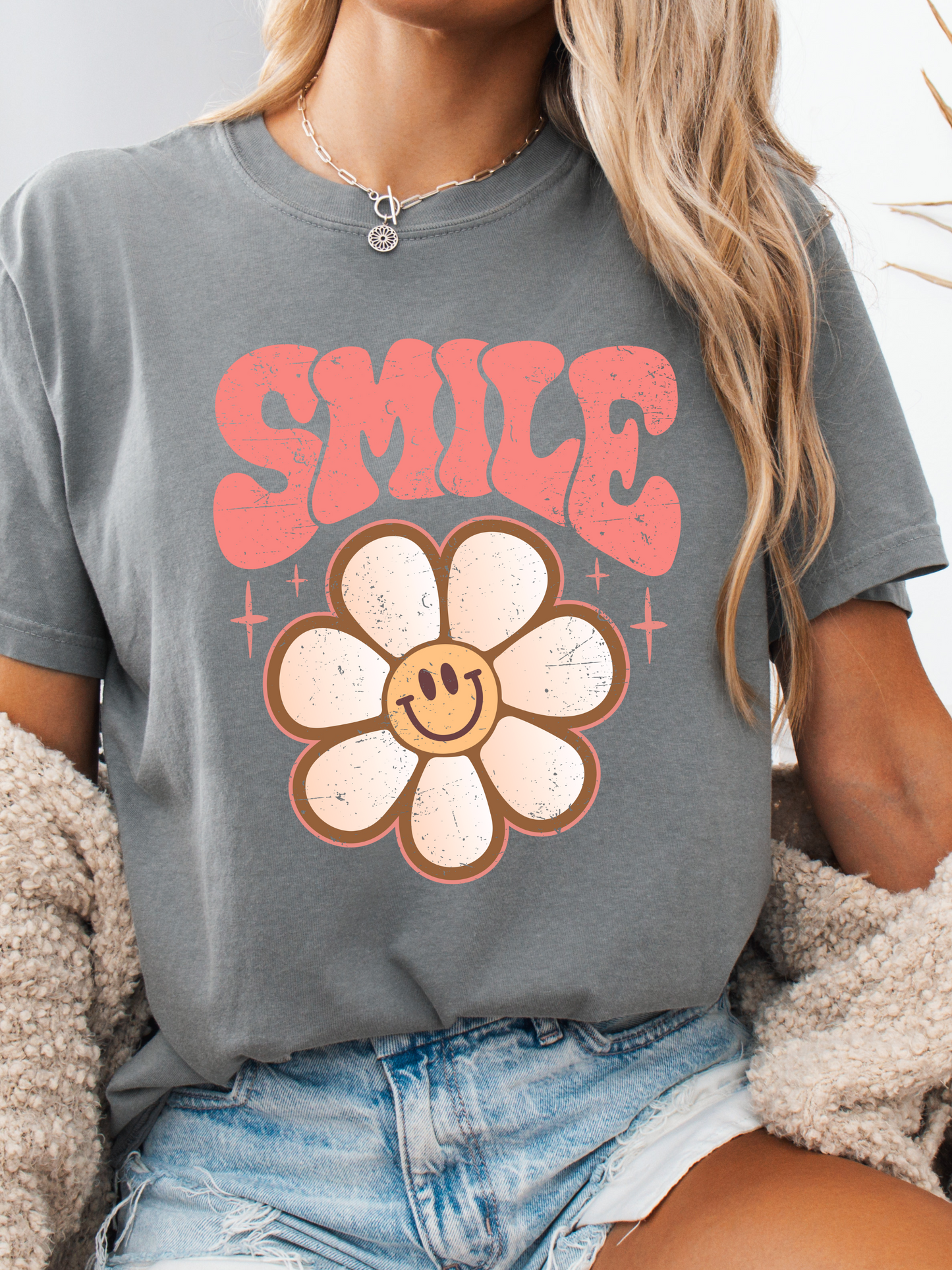 Smiley Daisy Graphic Tee