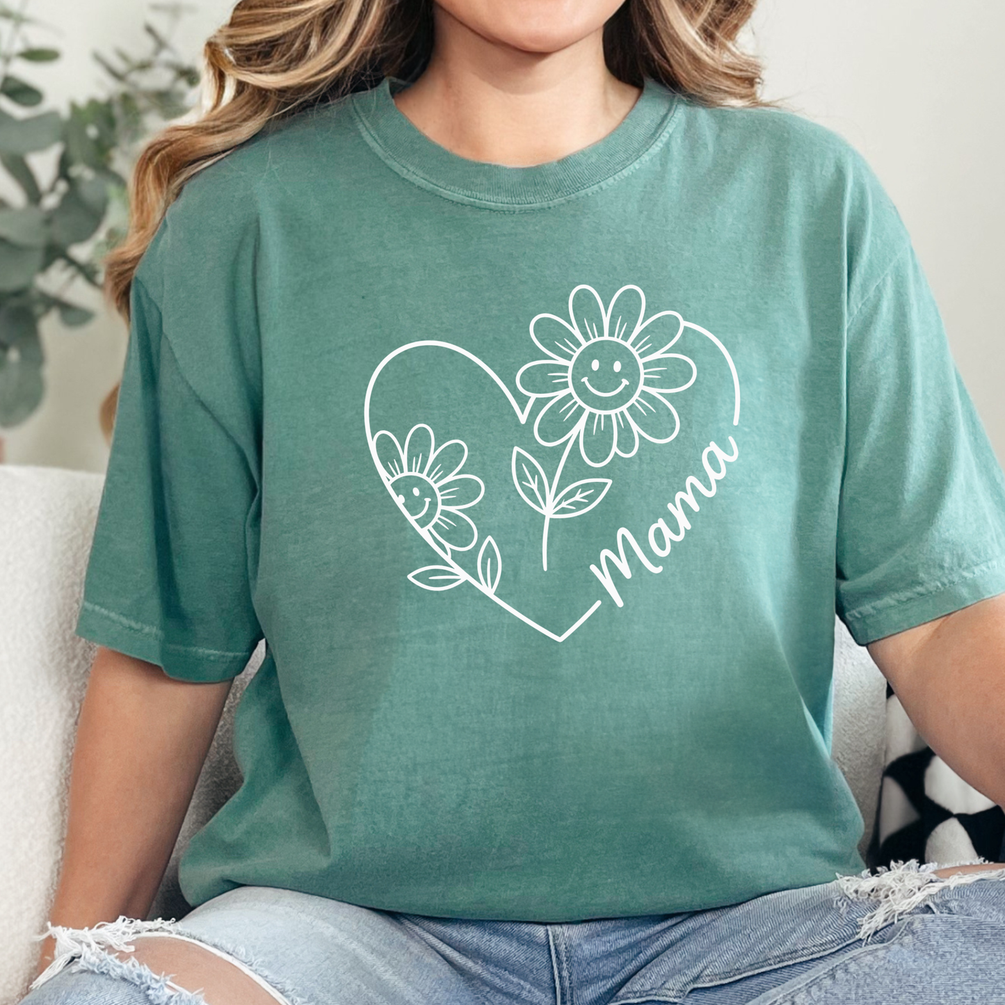 Retro Mama Heart Flowers Graphic Tee