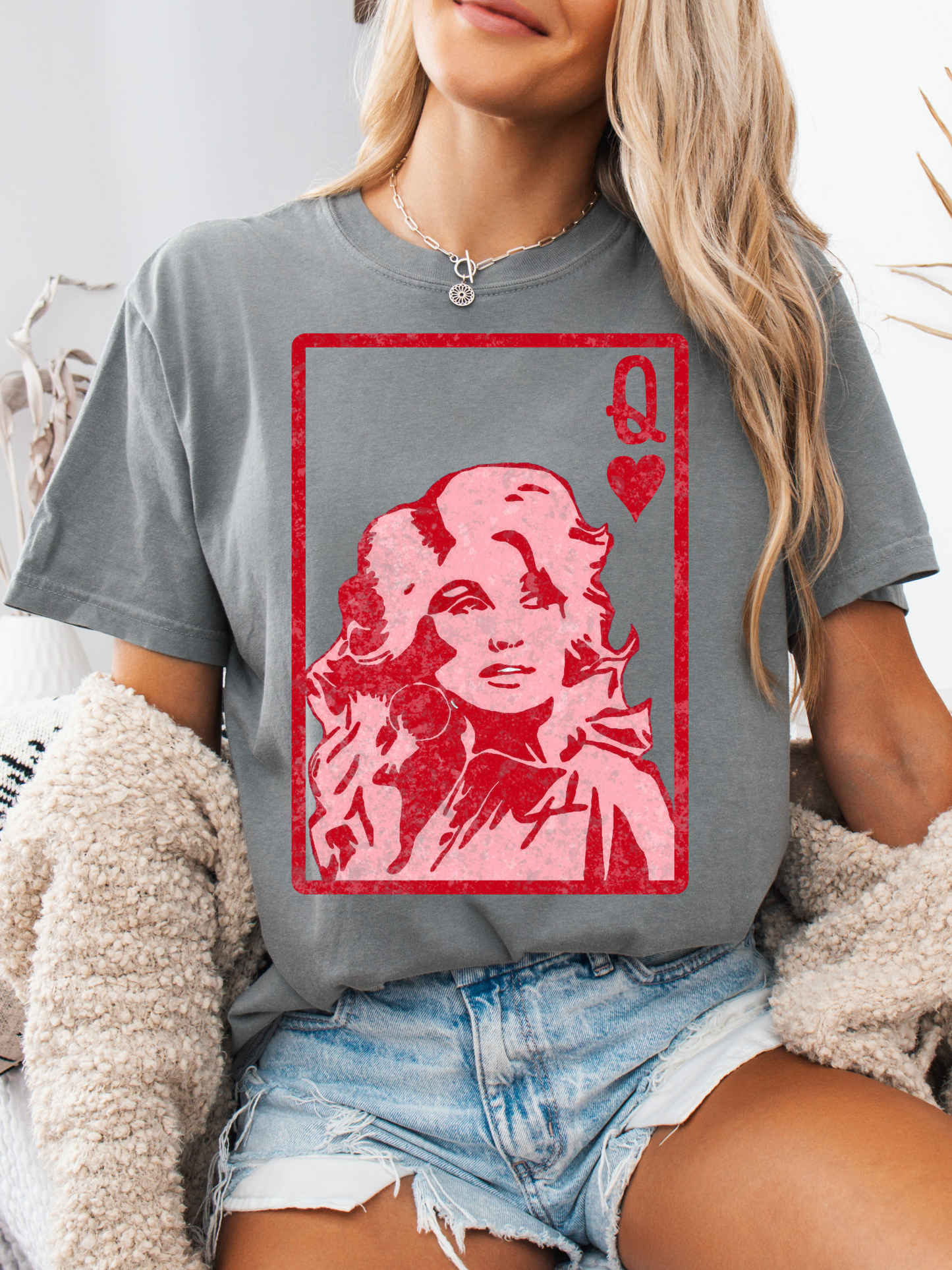 Queen Dolly Graphic
