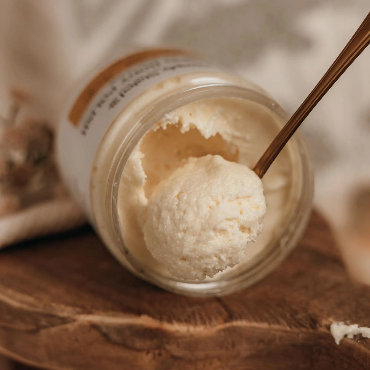 Coconut Milk + Mango Foaming Body Polish