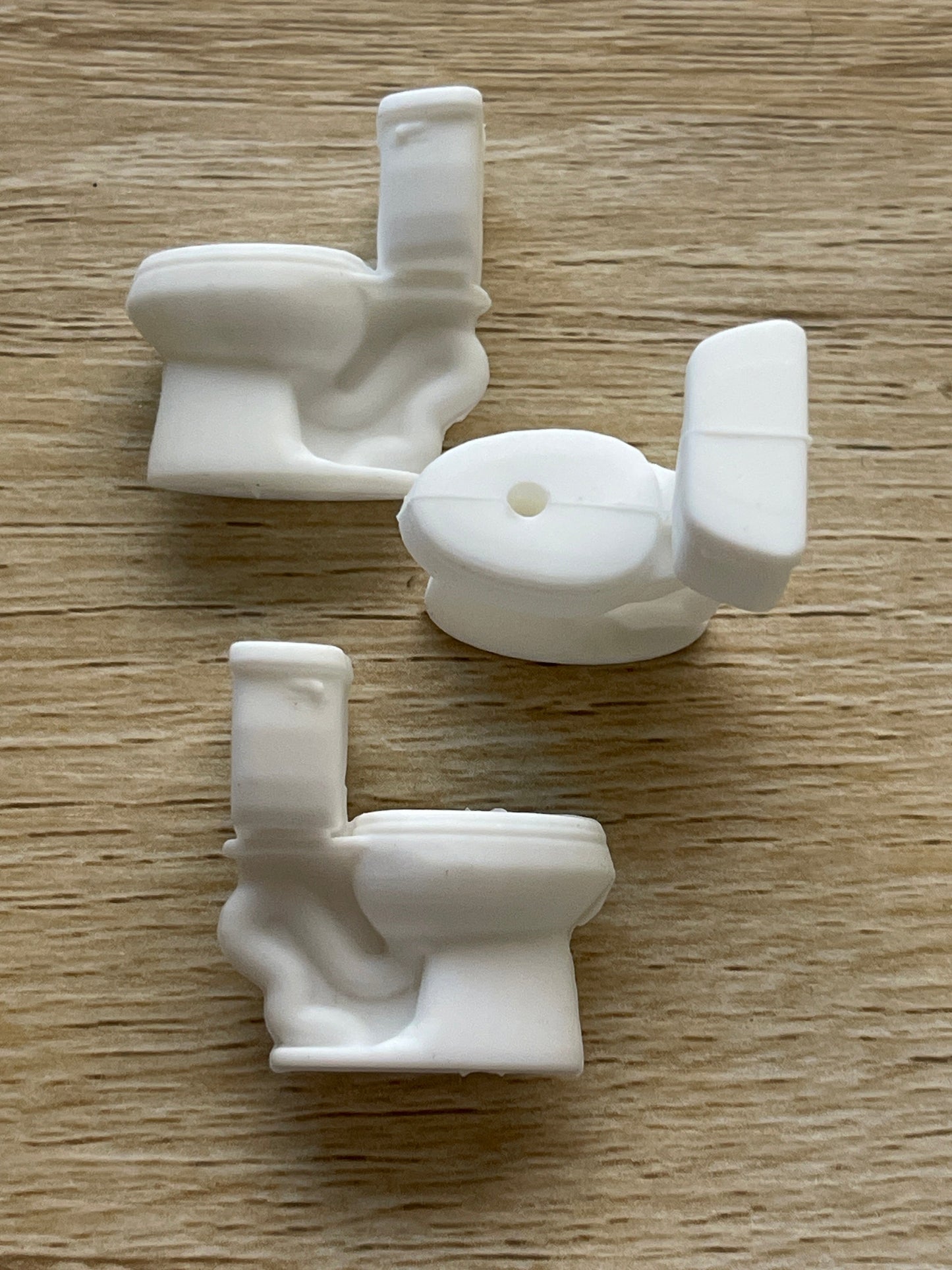 Toilet 3D Silicone Focal - Collab with Chez Molds