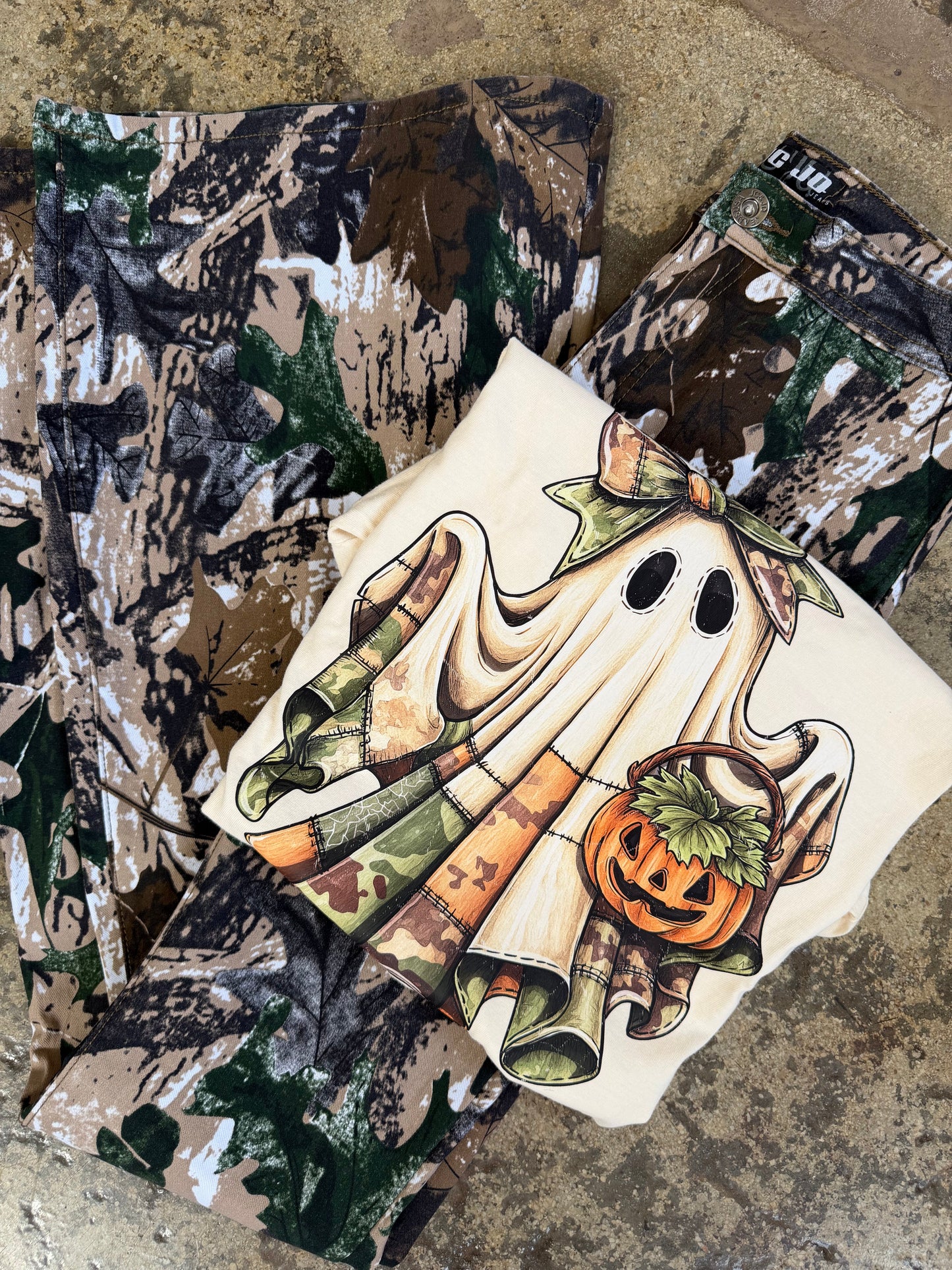 Spooky Flare Bundle (1 Fiona Flare + 1 Surprise Spooky Shirt)