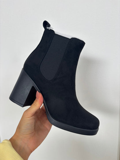 Arbor Ridge Platform Chelsea Suede Black Boots