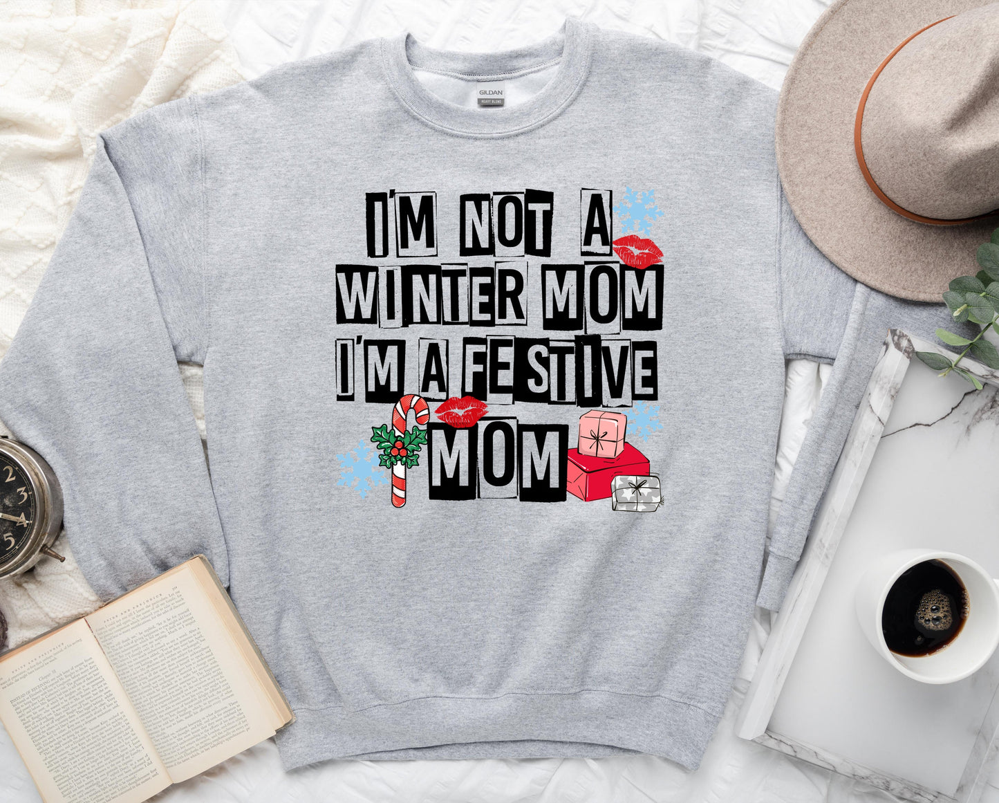I'm a Festive mom Graphic Tee
