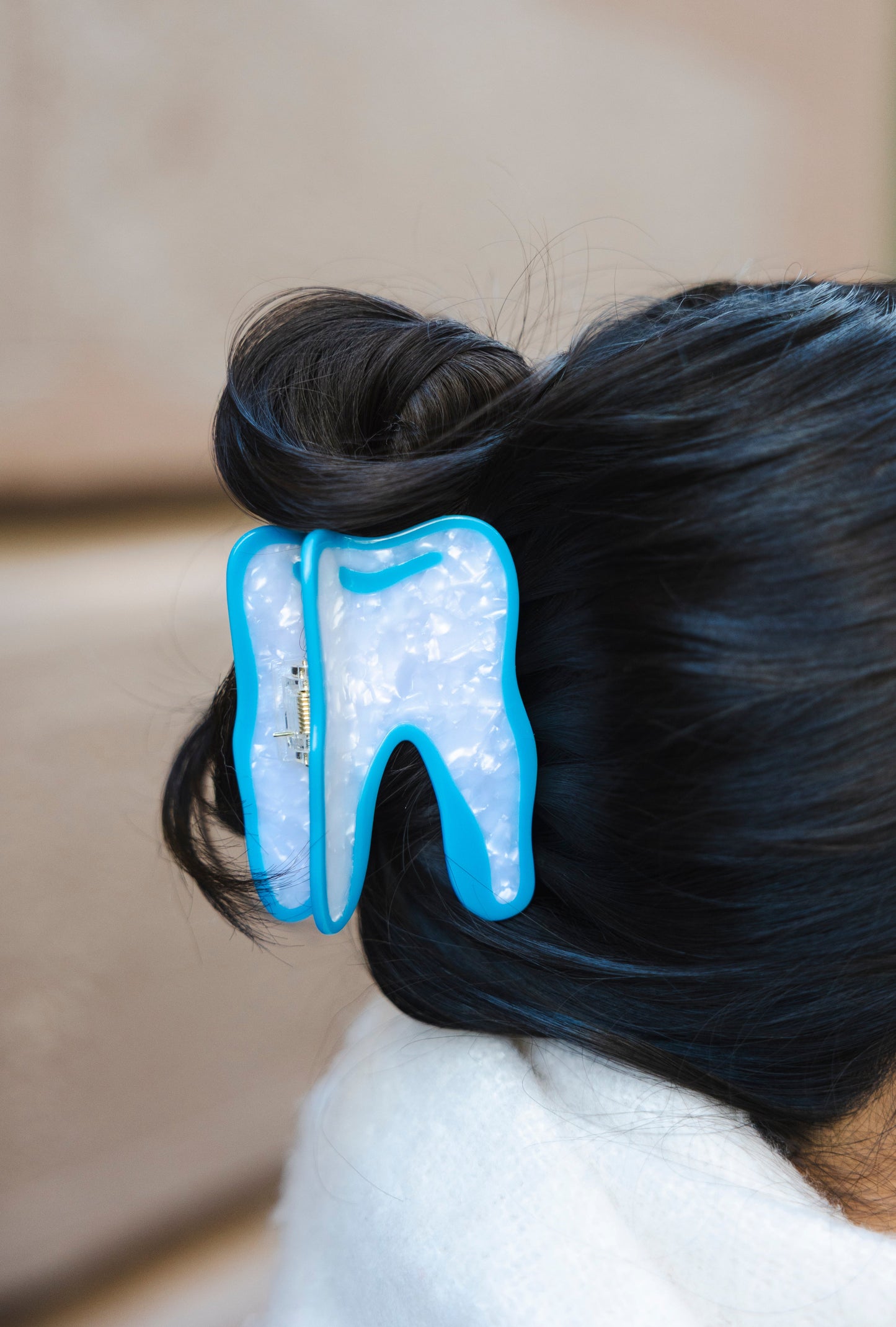 Wisdom Tooth Hair Claw