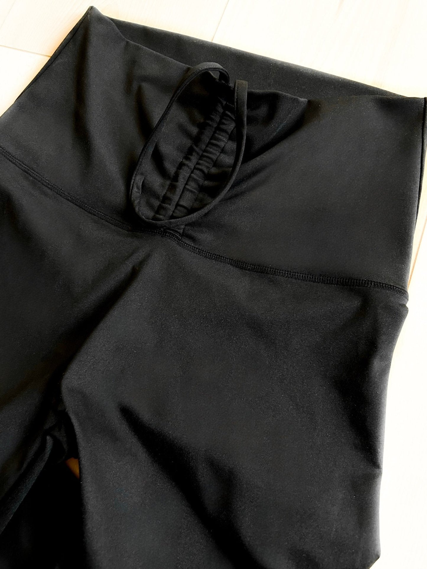 PRE - ORDER Curve & Contour Scrunch Leggings - 5/26 - Girl Code Couture